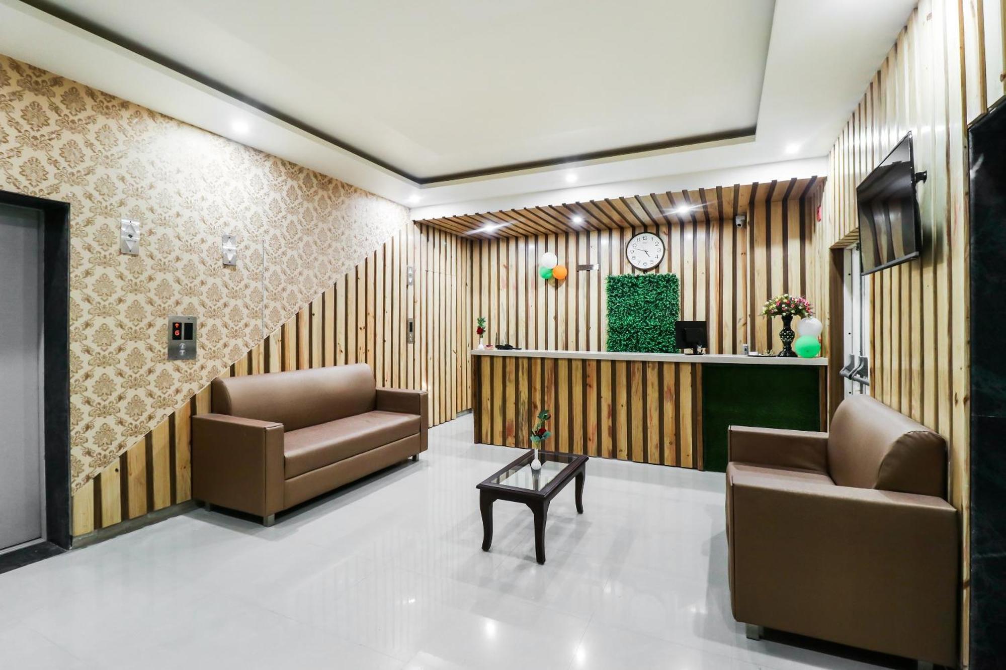 Hotel Grand 81 Фарідабад Екстер'єр фото
